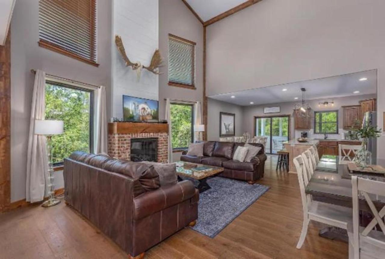 Premier Retreat With Hot Tub, Theater & Pool Table Villa Hollister Luaran gambar