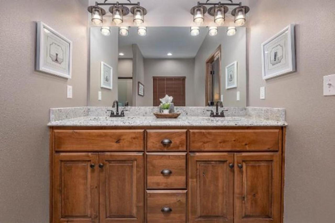 Premier Retreat With Hot Tub, Theater & Pool Table Villa Hollister Luaran gambar