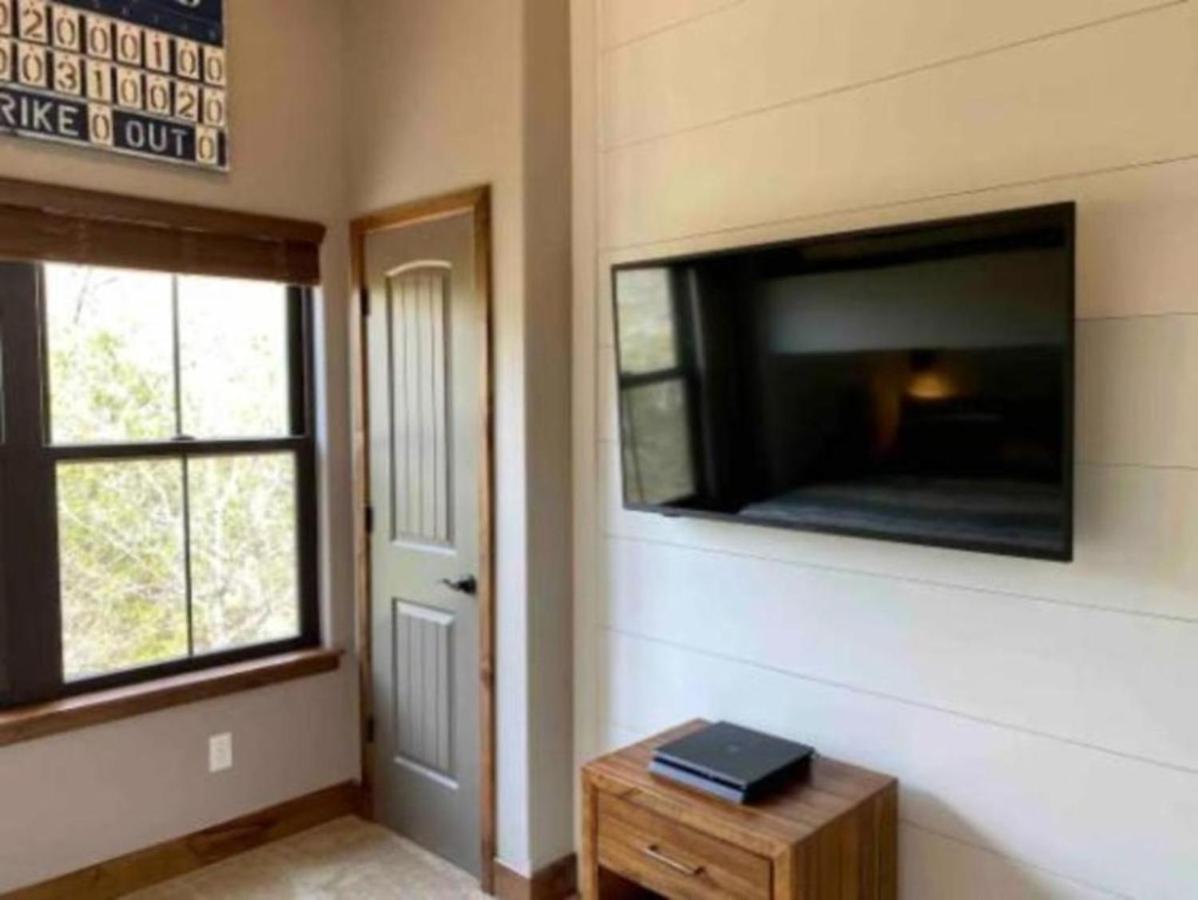 Premier Retreat With Hot Tub, Theater & Pool Table Villa Hollister Luaran gambar